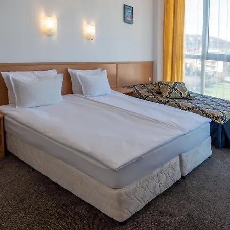 Sveti Dimitar מלון